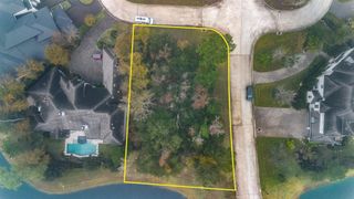 3 S Bayou Club Court, Spring, TX 77389