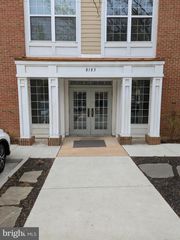 8183 Carnegie Hall Ct Apt 209, Vienna, VA 22180