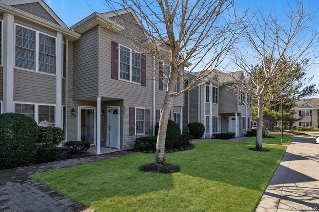 928 Altessa Boulevard, Melville, NY 11747