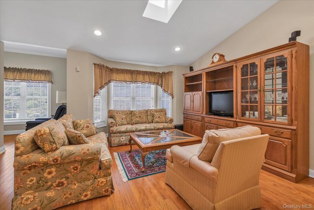 928 Altessa Boulevard, Melville, NY 11747