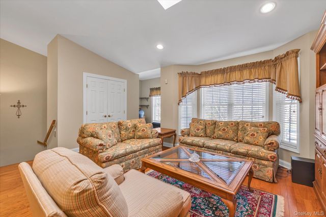 928 Altessa Boulevard, Melville, NY 11747