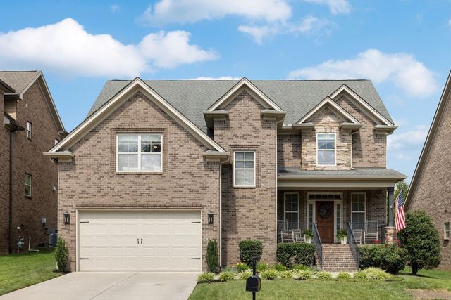 8033 Fenwick Ln, Spring Hill, TN 37174