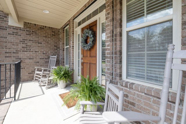 8033 Fenwick Ln, Spring Hill, TN 37174