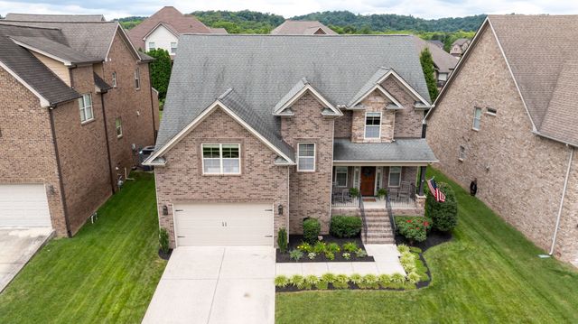 8033 Fenwick Ln, Spring Hill, TN 37174