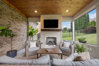 8033 Fenwick Ln, Spring Hill, TN 37174