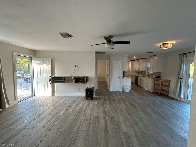 7072 Sundiet BLVD, Bokeelia, FL 33922