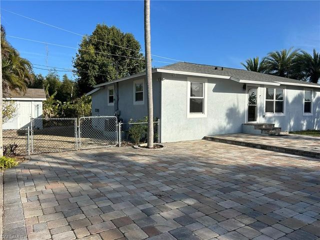 7072 Sundiet BLVD, Bokeelia, FL 33922