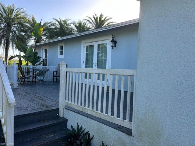 7072 Sundiet BLVD, Bokeelia, FL 33922