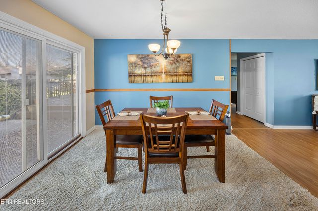 504 E Kings Gate Rd, Knoxville, TN 37934