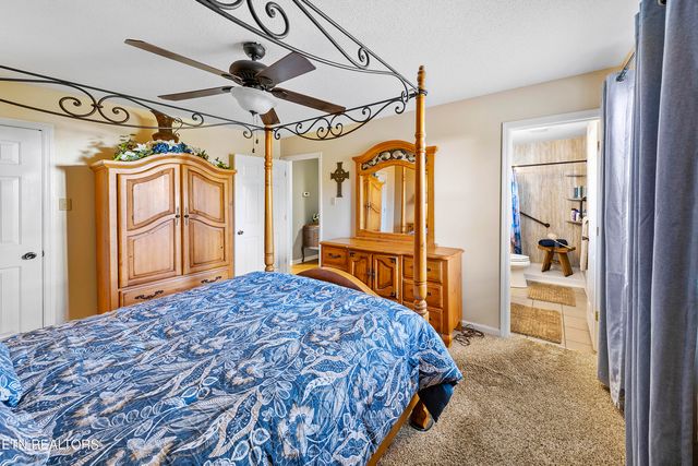 504 E Kings Gate Rd, Knoxville, TN 37934