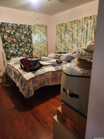 310 W Southcross, San Antonio, TX 78221