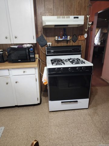 310 W Southcross, San Antonio, TX 78221