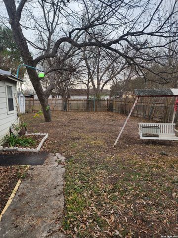 310 W Southcross, San Antonio, TX 78221