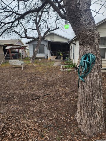 310 W Southcross, San Antonio, TX 78221