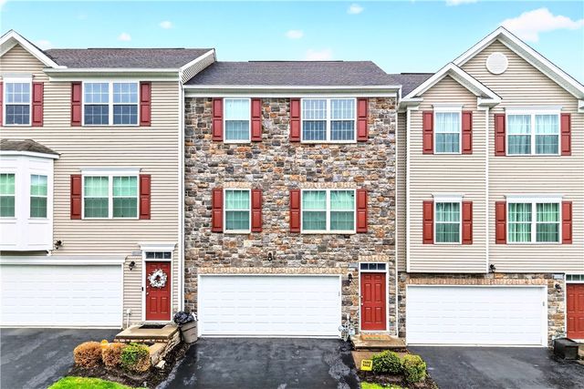 683 Freedom Dr, Collier Twp, PA 15106