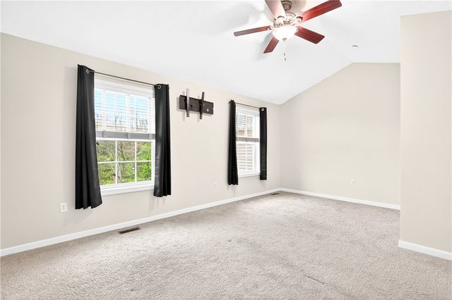 683 Freedom Dr, Collier Twp, PA 15106