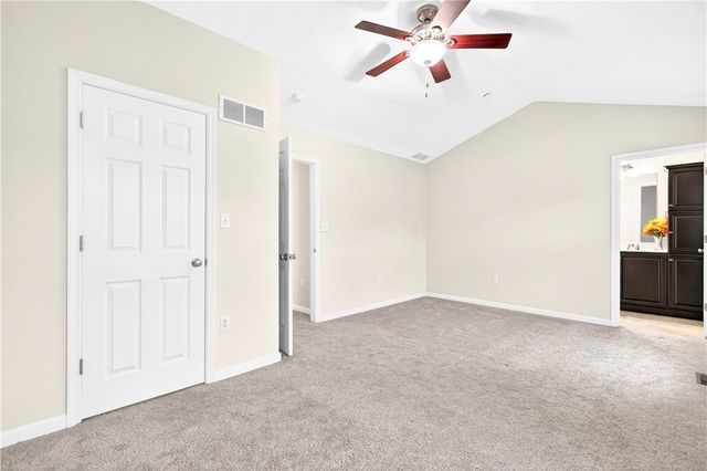 683 Freedom Dr, Collier Twp, PA 15106
