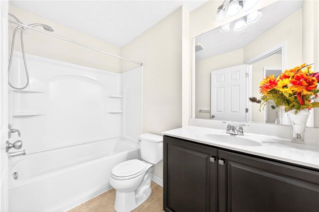 683 Freedom Dr, Collier Twp, PA 15106