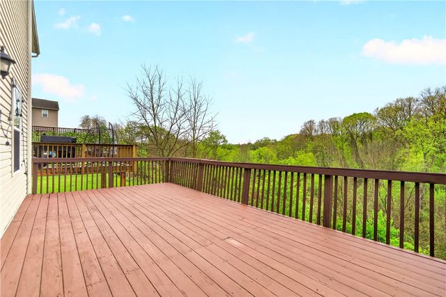 683 Freedom Dr, Collier Twp, PA 15106
