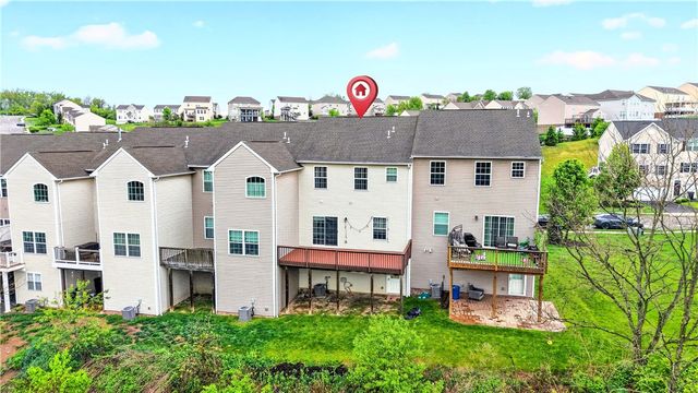 683 Freedom Dr, Collier Twp, PA 15106