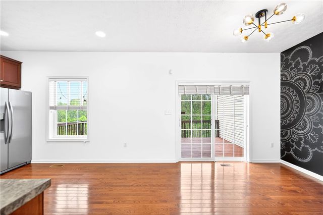 683 Freedom Dr, Collier Twp, PA 15106