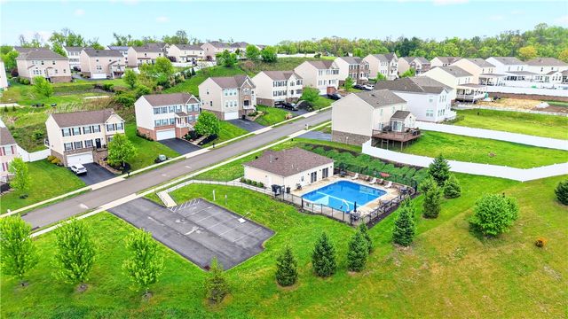 683 Freedom Dr, Collier Twp, PA 15106
