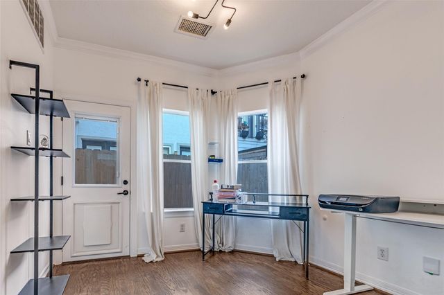 5208 Blossom Street 9, Houston, TX 77007