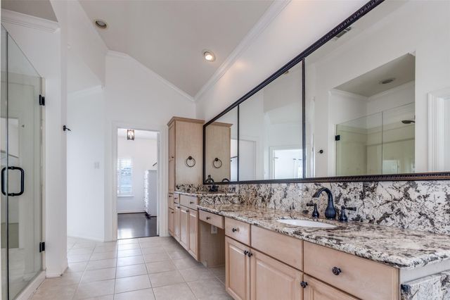 5208 Blossom Street 9, Houston, TX 77007