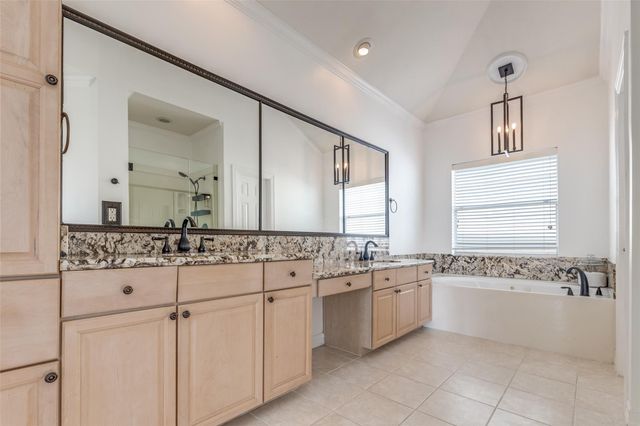 5208 Blossom Street 9, Houston, TX 77007