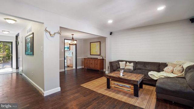 1756 ALBERMARLE DR, Crofton, MD 21114