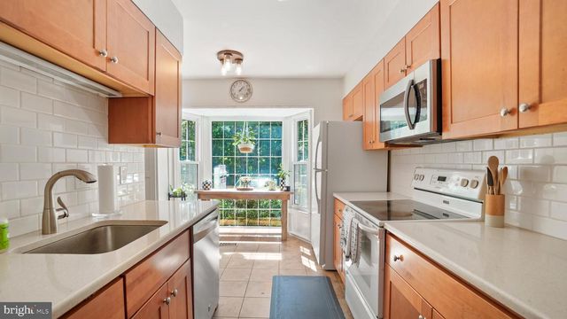 1756 ALBERMARLE DR, Crofton, MD 21114