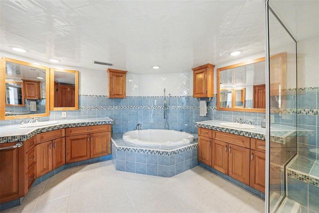 5900 LEELAND ST S, St Petersburg, FL 33715