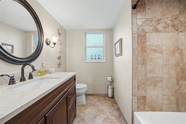 5900 LEELAND ST S, St Petersburg, FL 33715