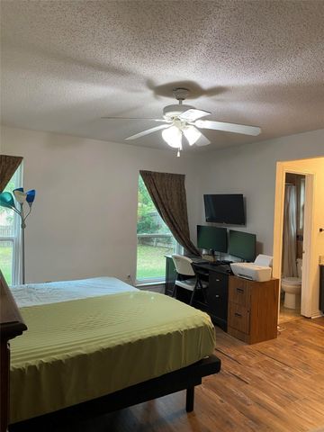 2406 Parkside Drive, Grand Prairie, TX 75052