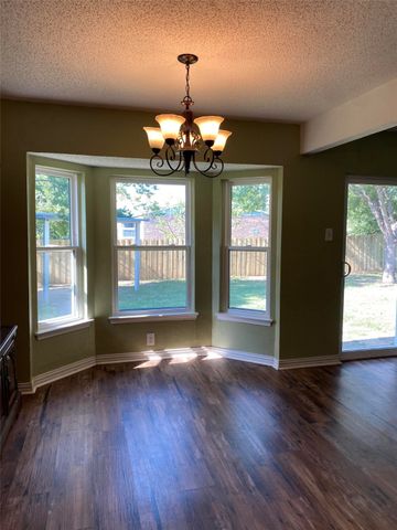 2406 Parkside Drive, Grand Prairie, TX 75052