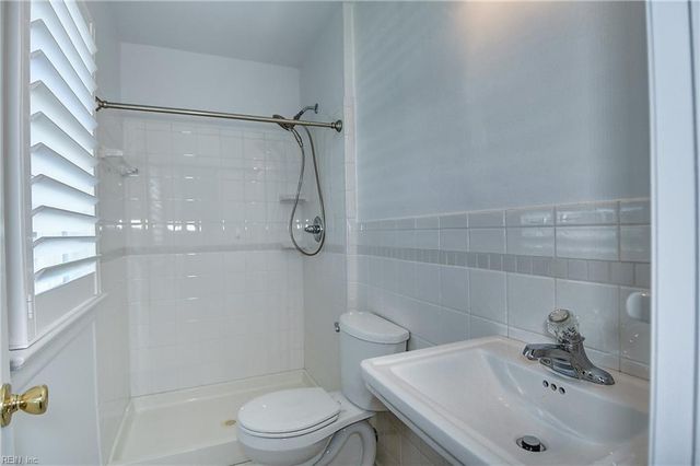 609 Pelham PL, Virginia Beach, VA 23452