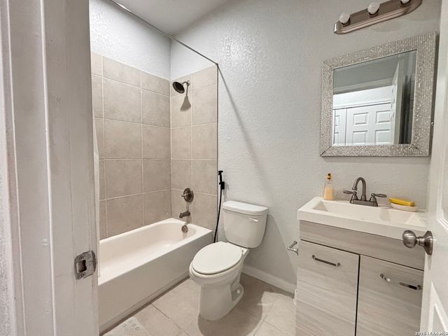 29 Oak Plaza, San Antonio, TX 78216