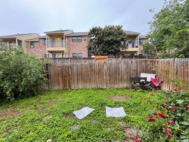 29 Oak Plaza, San Antonio, TX 78216