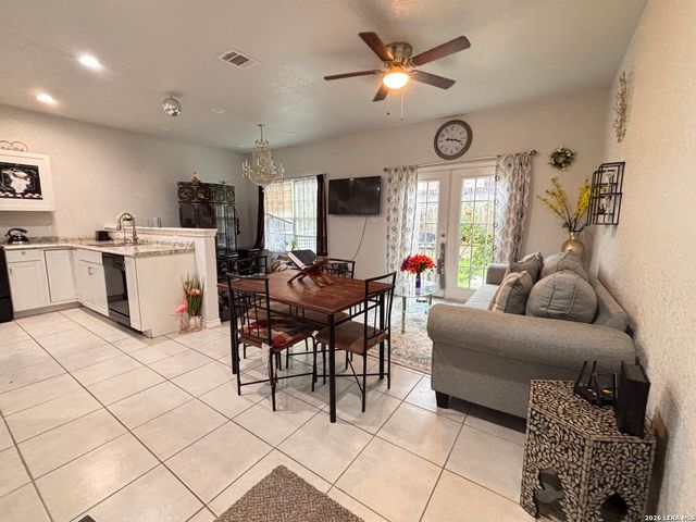 29 Oak Plaza, San Antonio, TX 78216