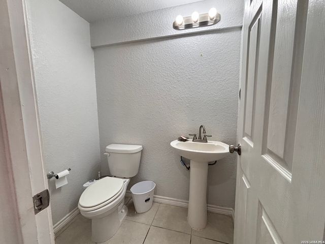 29 Oak Plaza, San Antonio, TX 78216