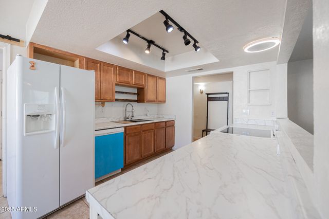 2429 E JUANITA Avenue, Mesa, AZ 85204