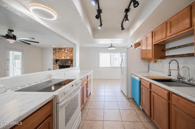 2429 E JUANITA Avenue, Mesa, AZ 85204