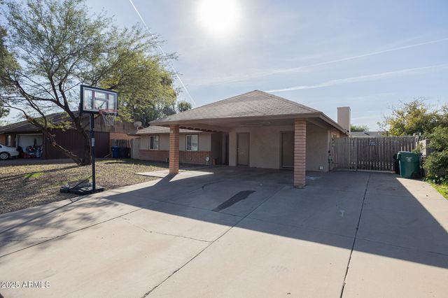 2429 E JUANITA Avenue, Mesa, AZ 85204