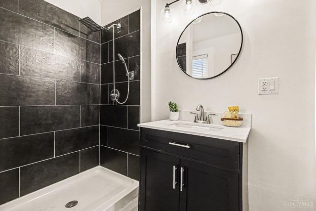 3336 Graydon Avenue, Cincinnati, OH 45207