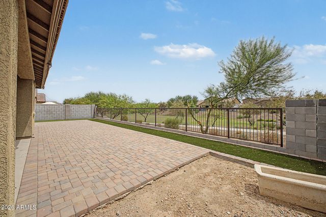 18465 W FOOTHILL Drive, Surprise, AZ 85387