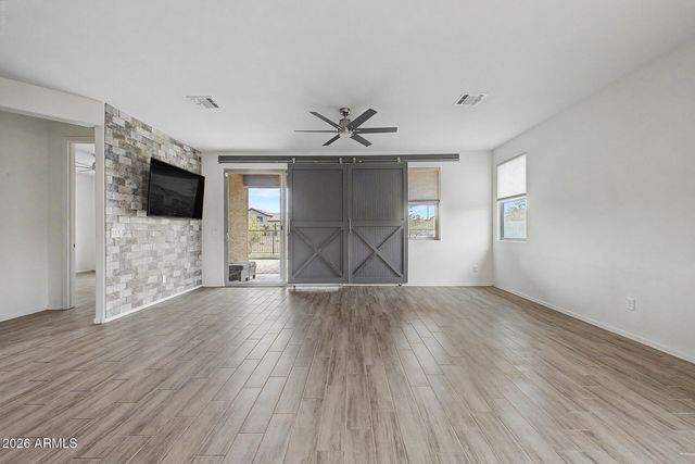 18465 W FOOTHILL Drive, Surprise, AZ 85387