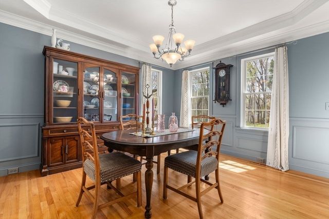 66 Hutchinson Rd, Sutton, MA 01590
