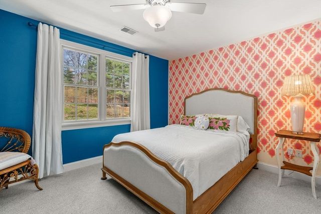 66 Hutchinson Rd, Sutton, MA 01590