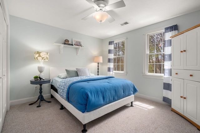 66 Hutchinson Rd, Sutton, MA 01590