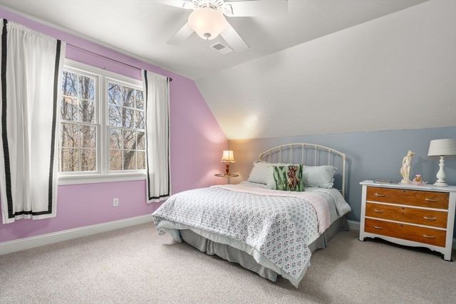 66 Hutchinson Rd, Sutton, MA 01590